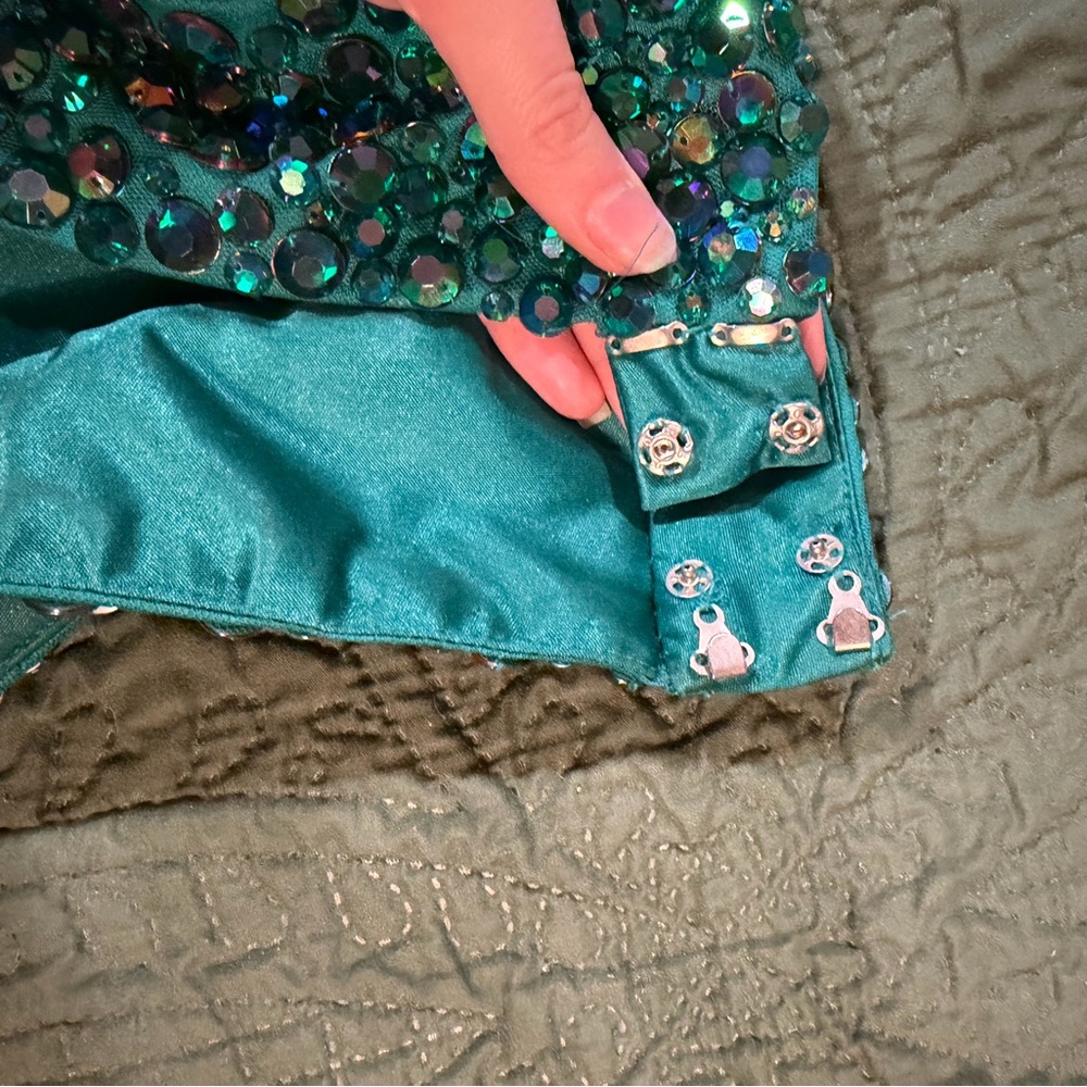 Sherri Hill Emerald Green Two Piece Dress - Picture 6 of 9